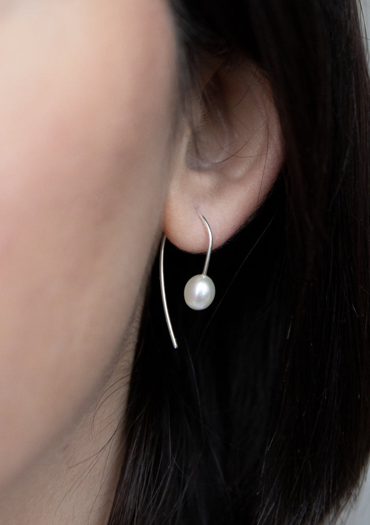 Weiße Perlenohrringe