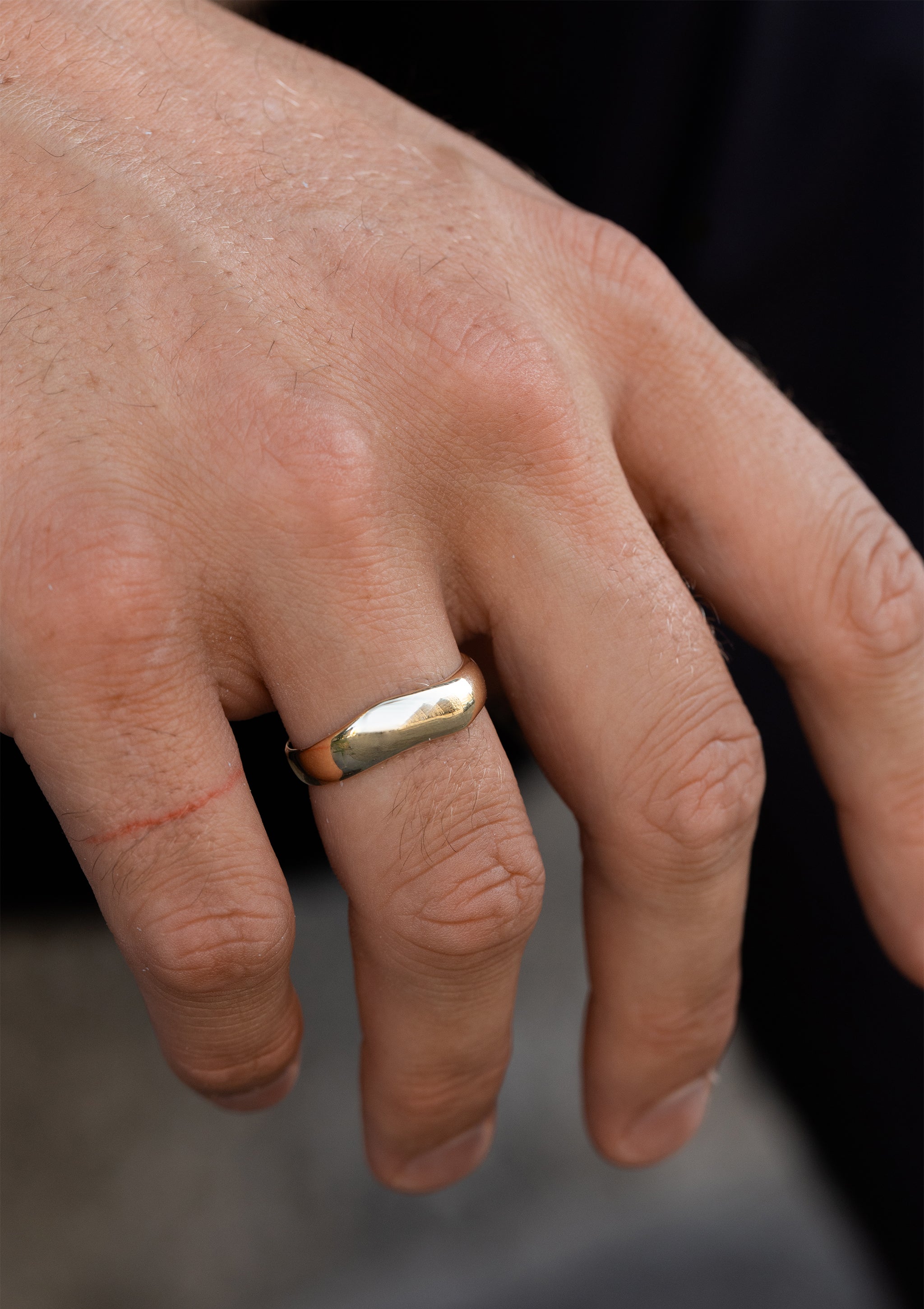 Isla Men’s Ring in solid yellow gold