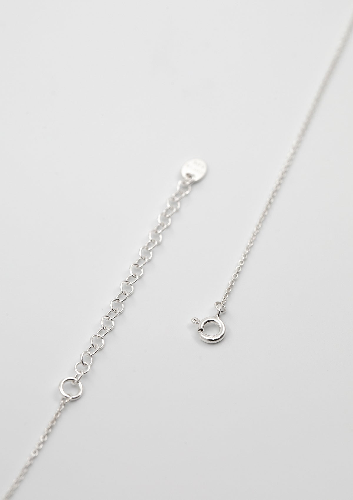Single pearl choker