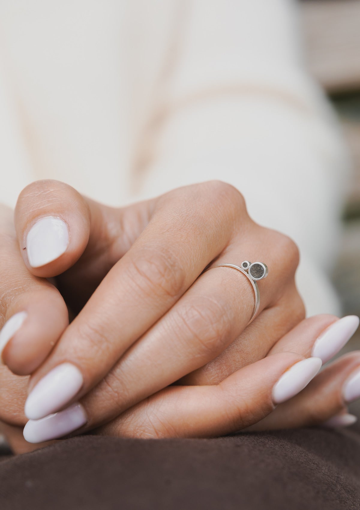 Concrete two circles ring — на теле