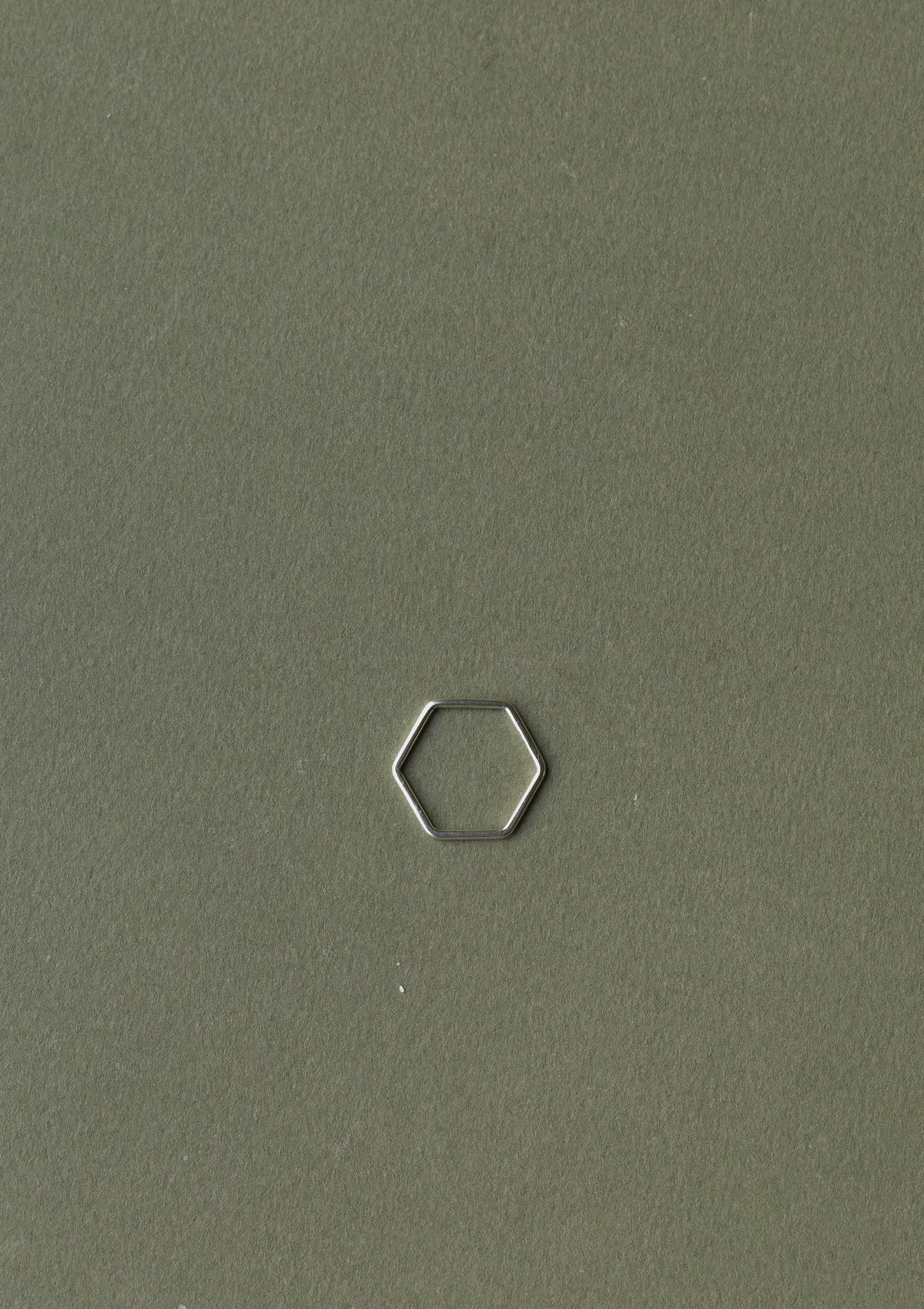 Hexagon ring — зелёный фон
