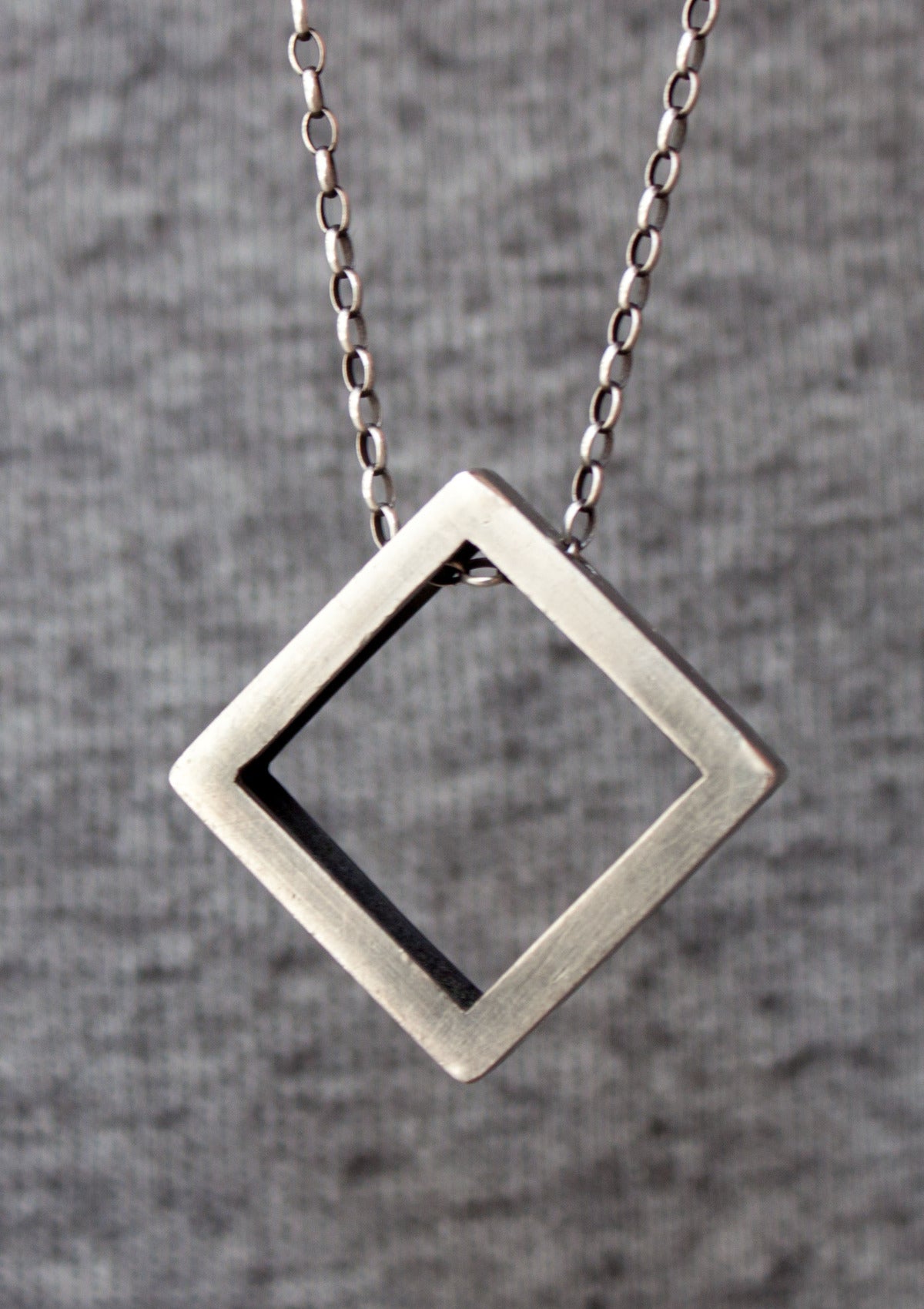 Large square necklace — прочее