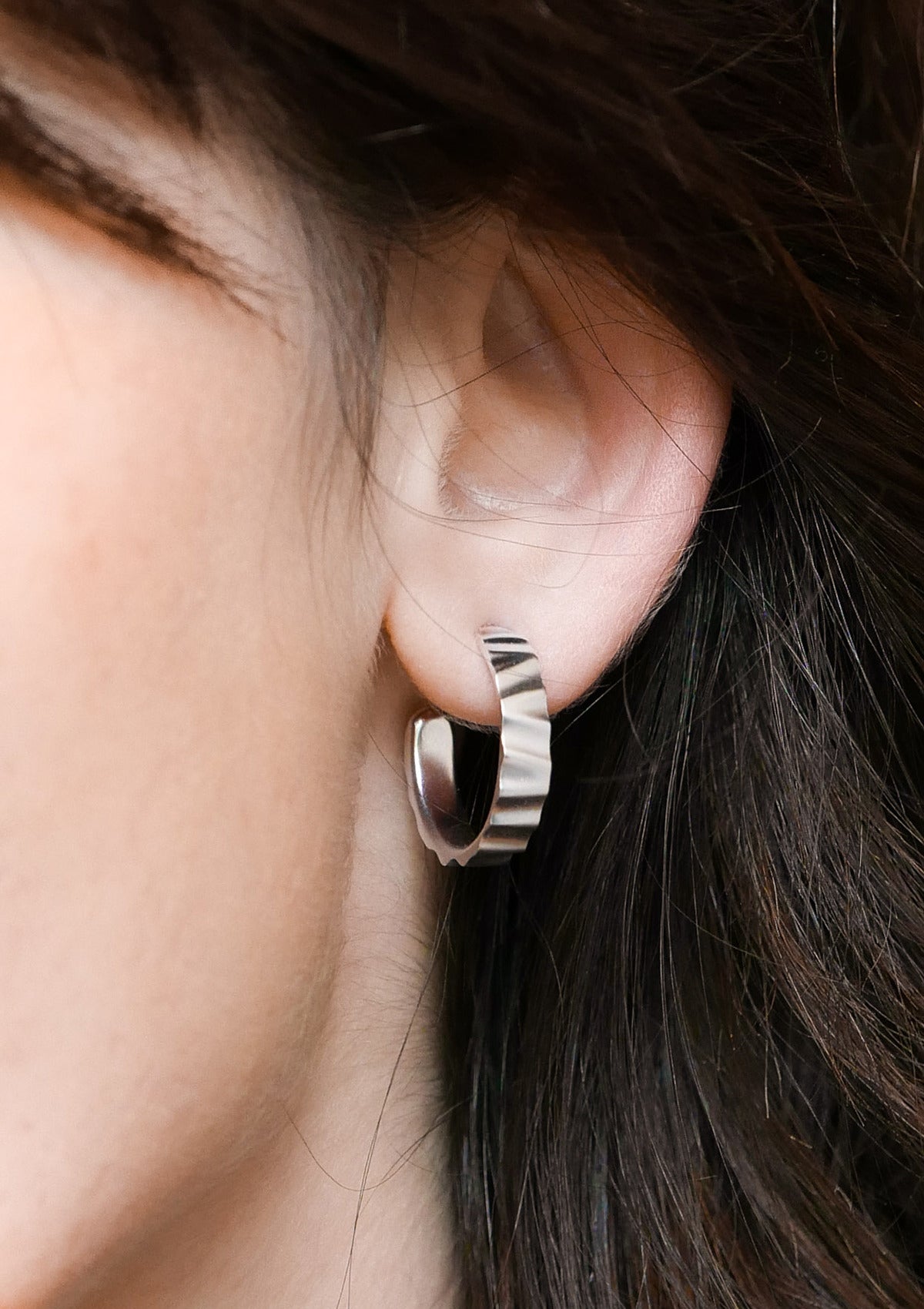 Wave hoop earrings — на теле