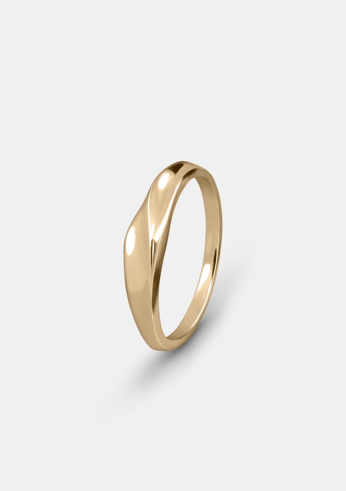 Oda Women’s Ring in solid yellow gold – product view