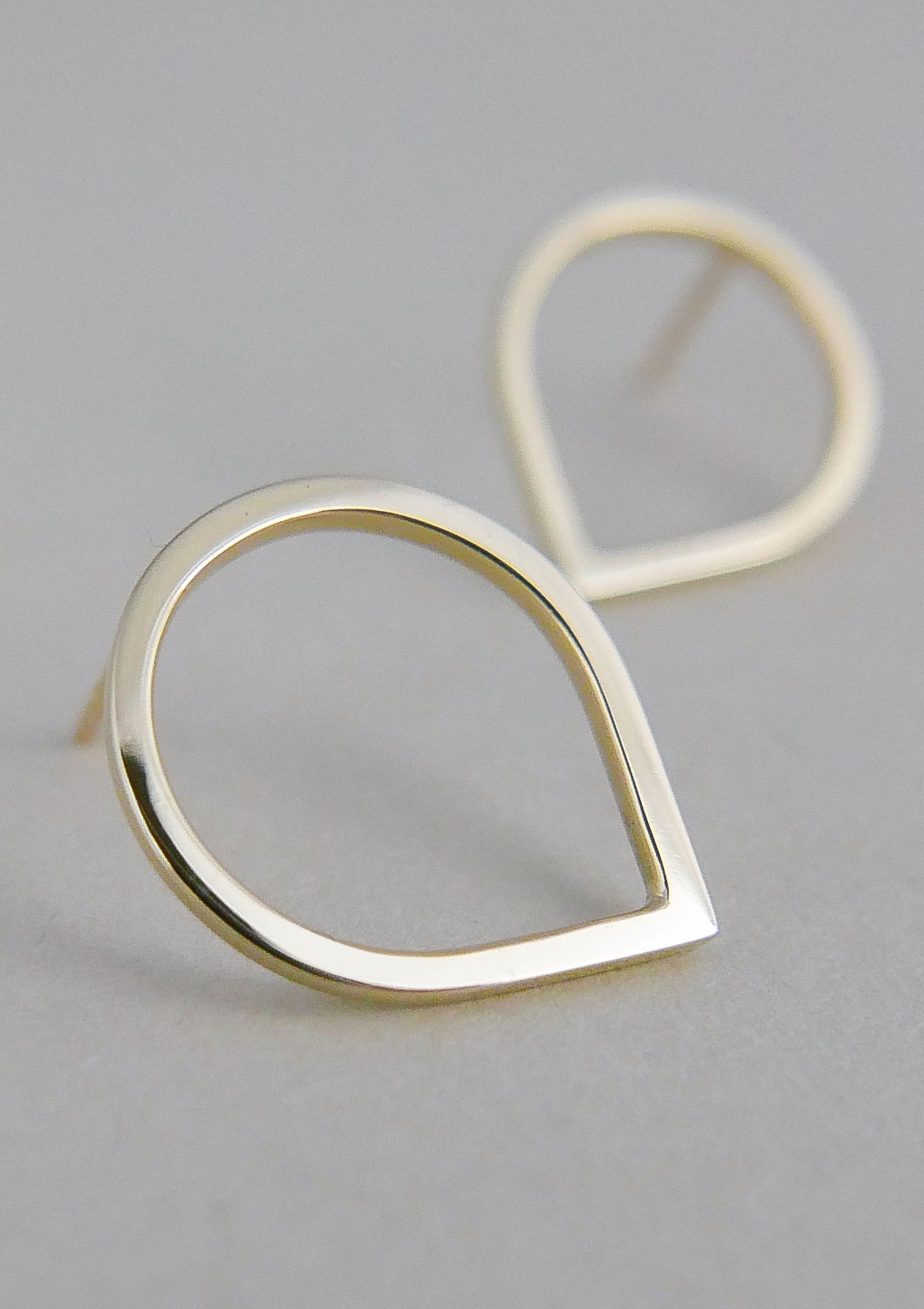 14K goldene Tropfenohrringe