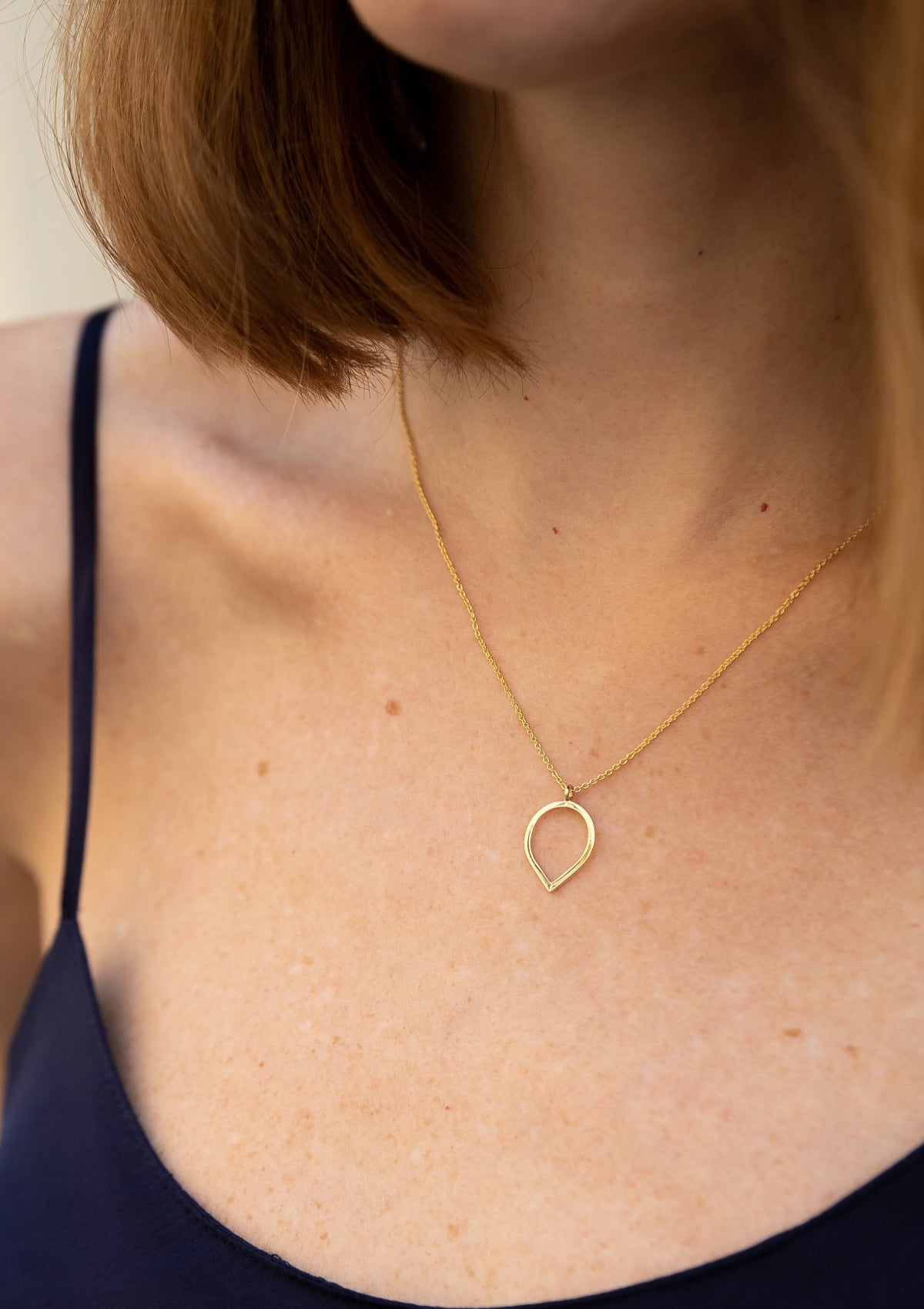 Goldene Tropfenkette