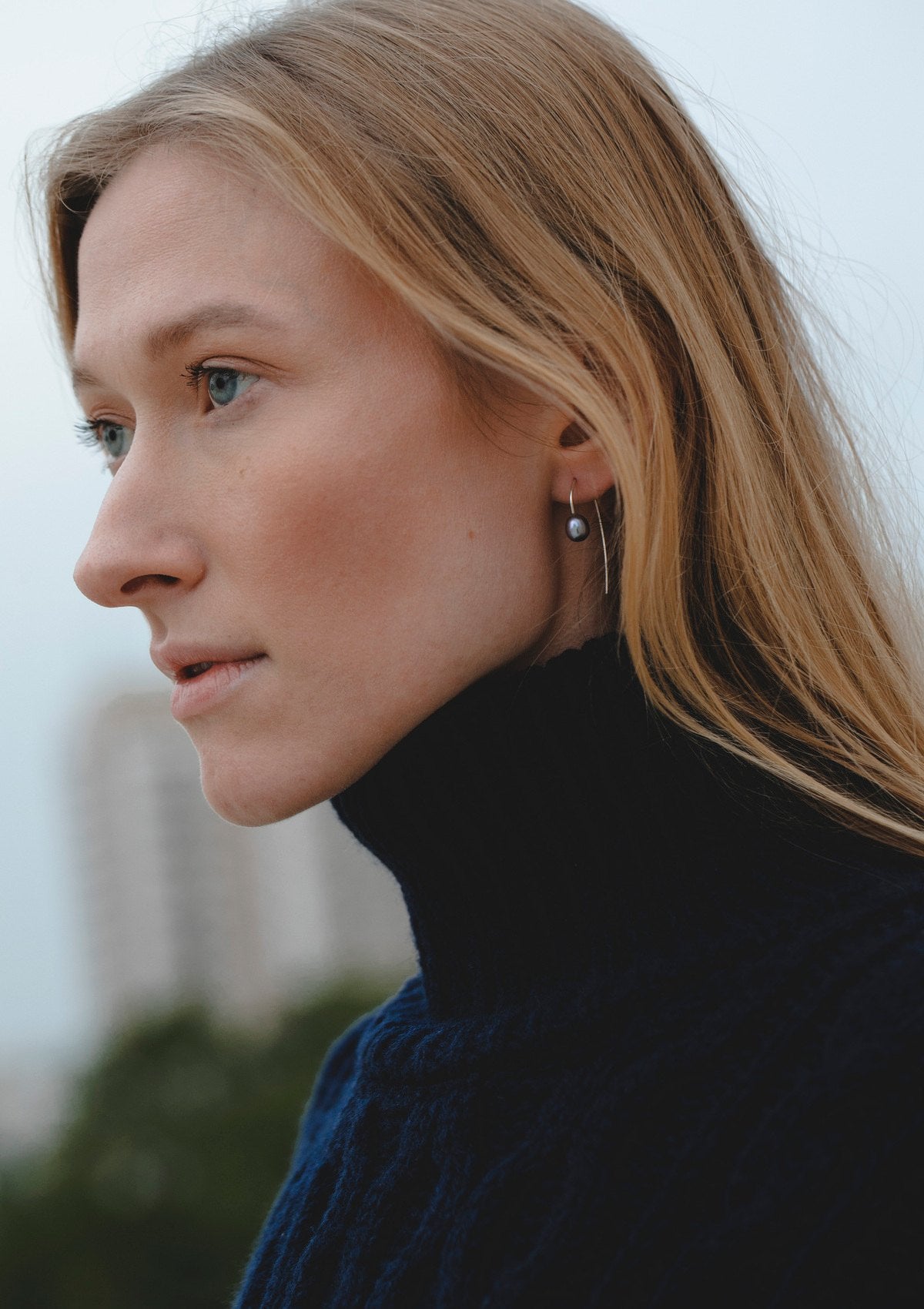 How to Choose Minimalist Jewelry for Everyday Wear Without Getting Bored of It