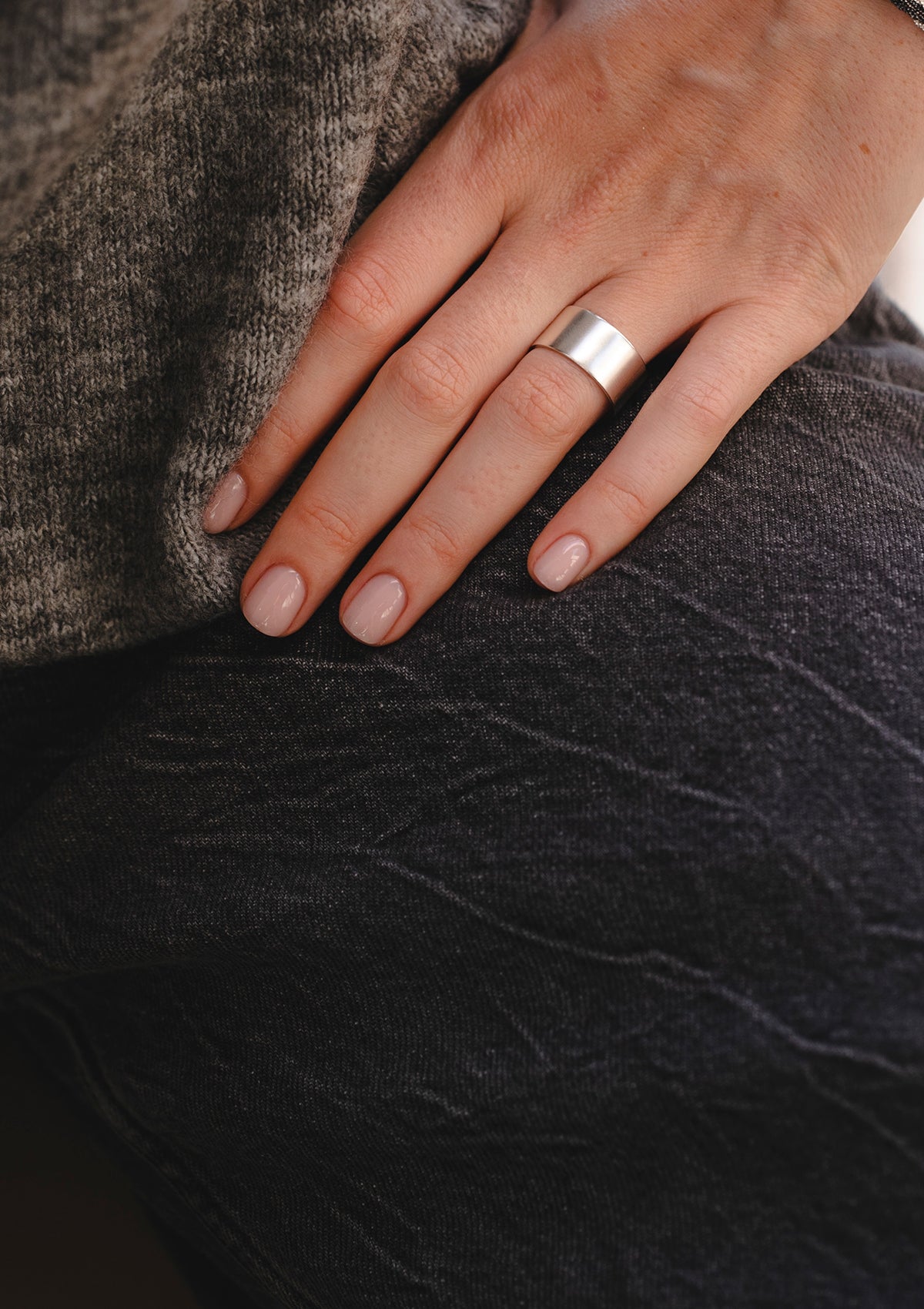 Serene ring