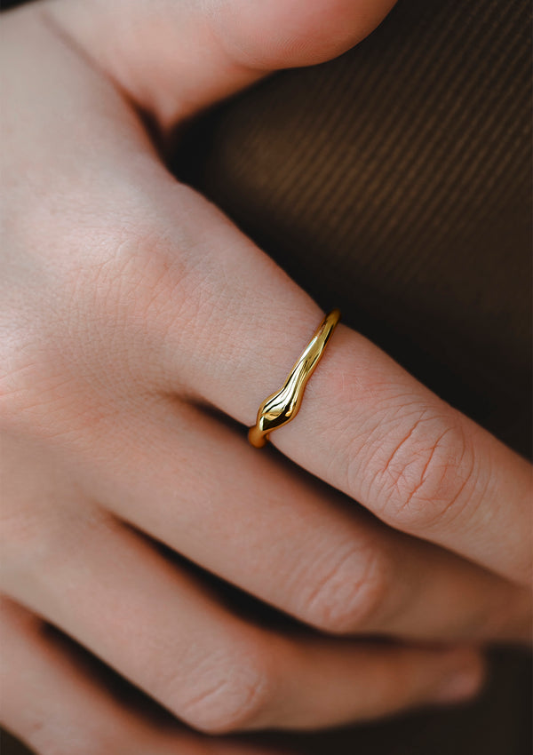 Neia ring in gold