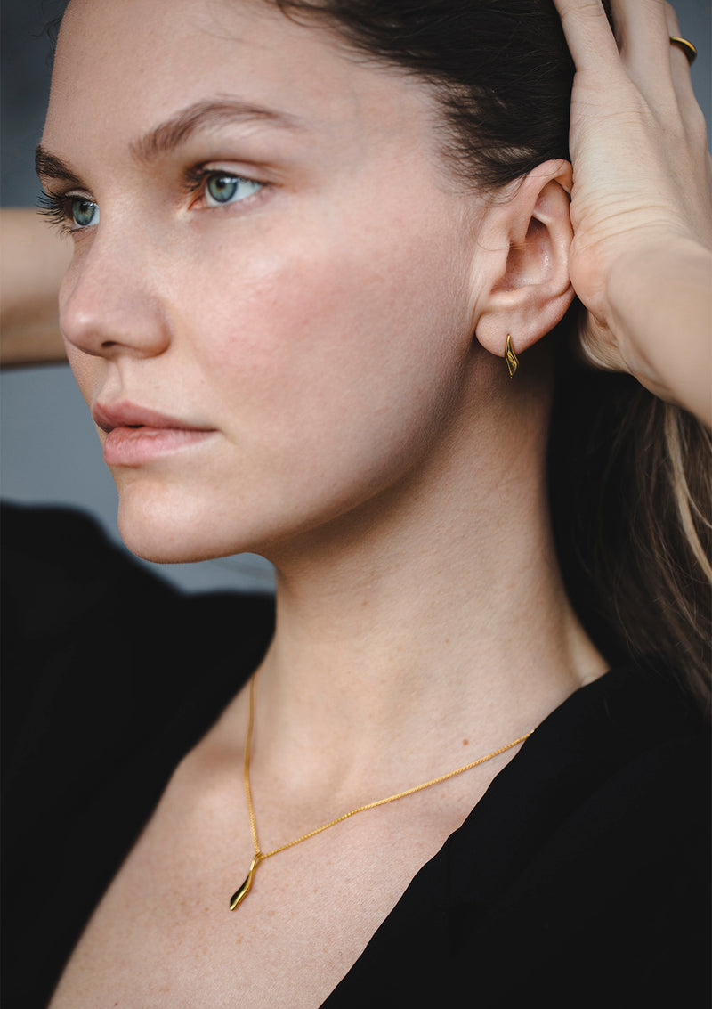Sena earrings in gold