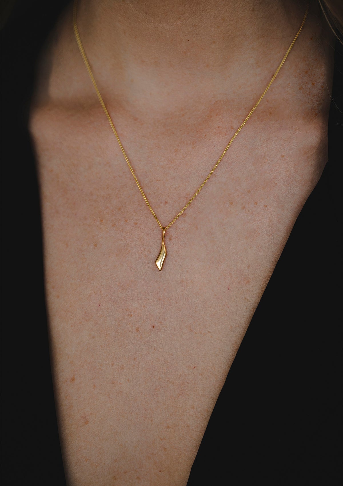 Sena necklace in gold