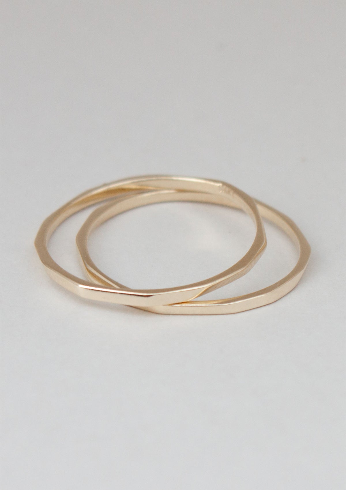 Glimmer ring in gold
