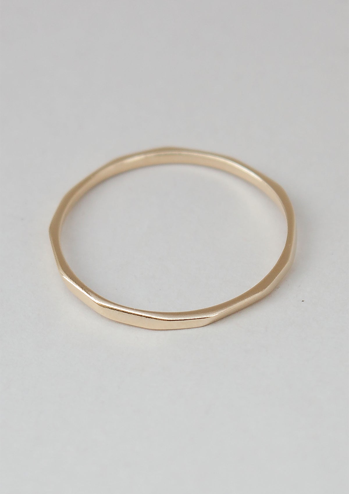 Glimmer ring in gold