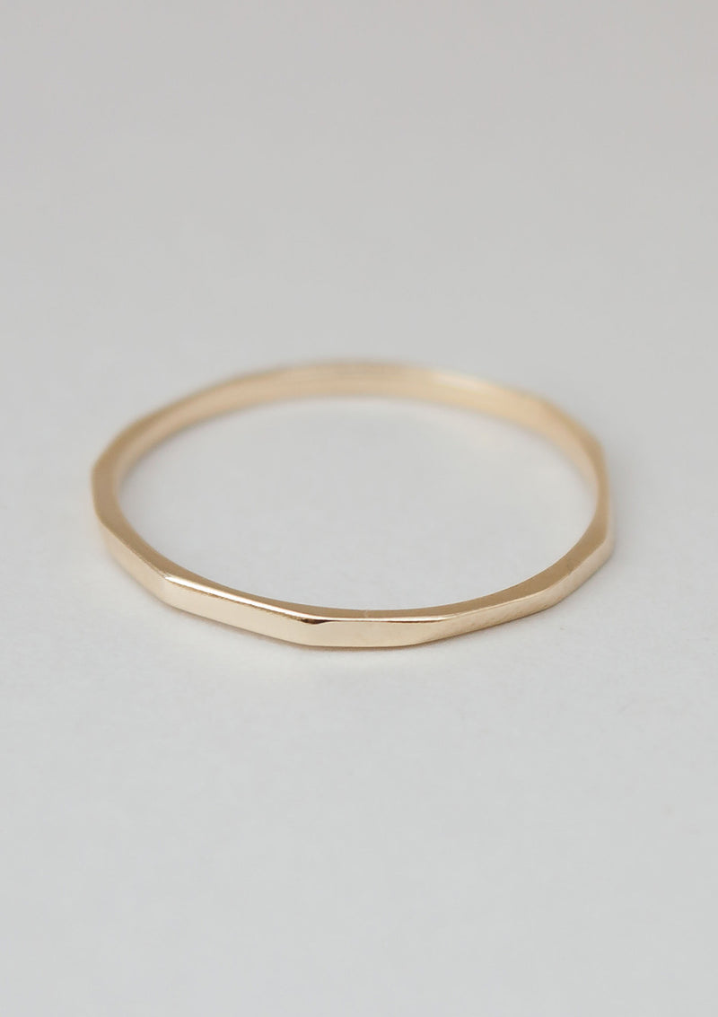 Gold facettierter Ring