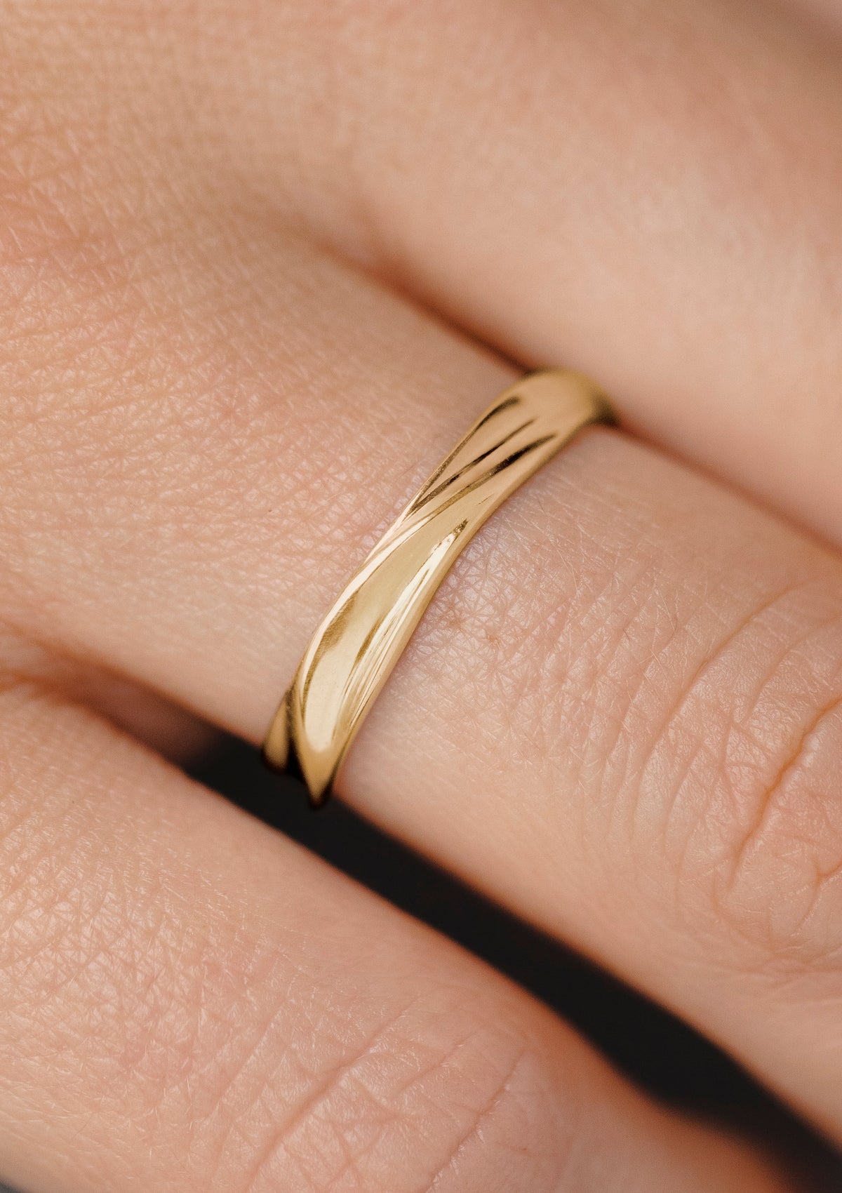 Echo Women’s Ring by Sofia Kov – close-up