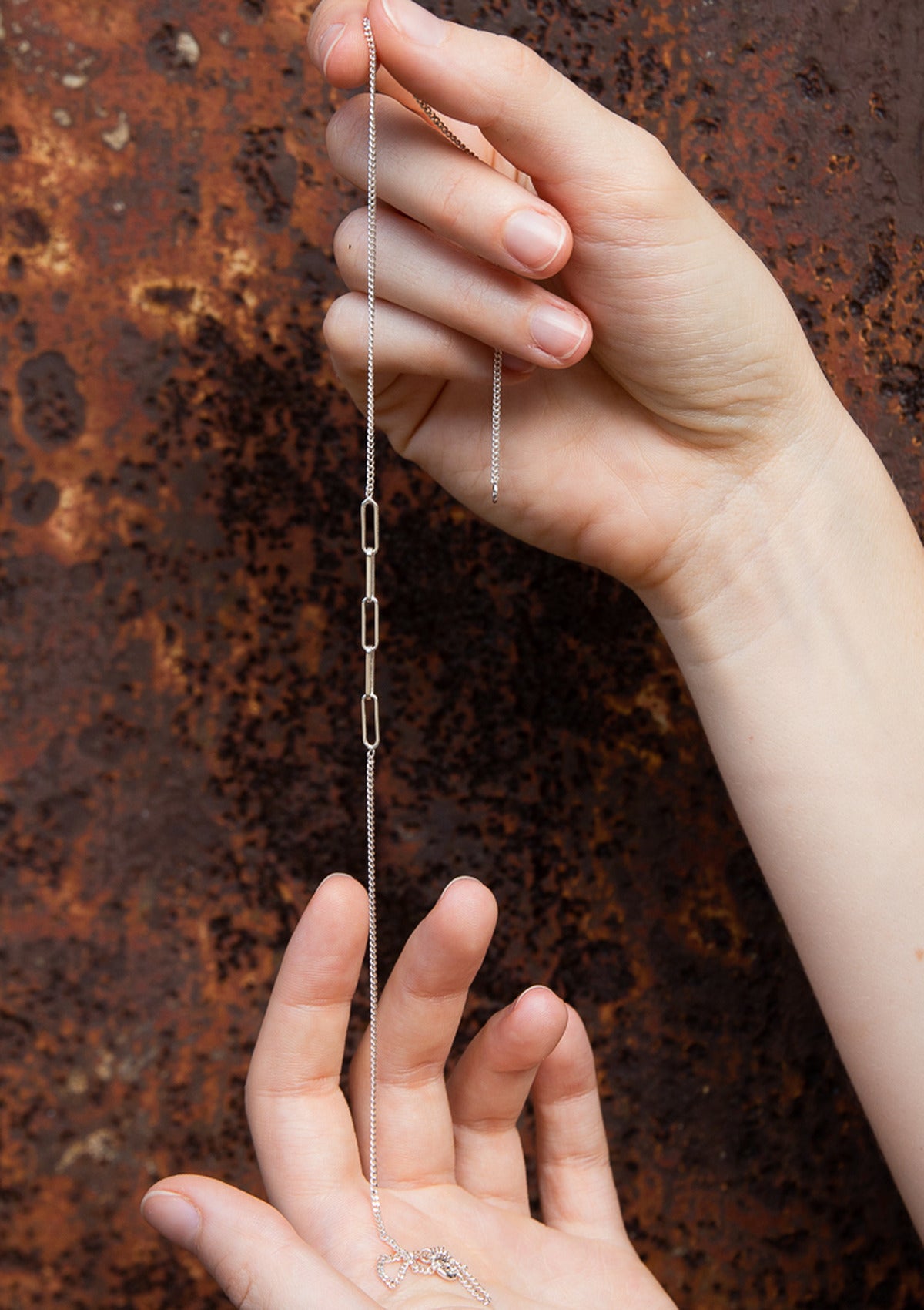 Amelia necklace — на теле