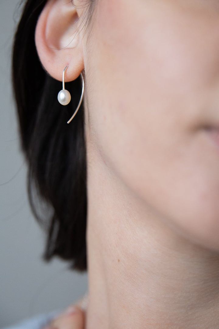 Weiße Perlenohrringe