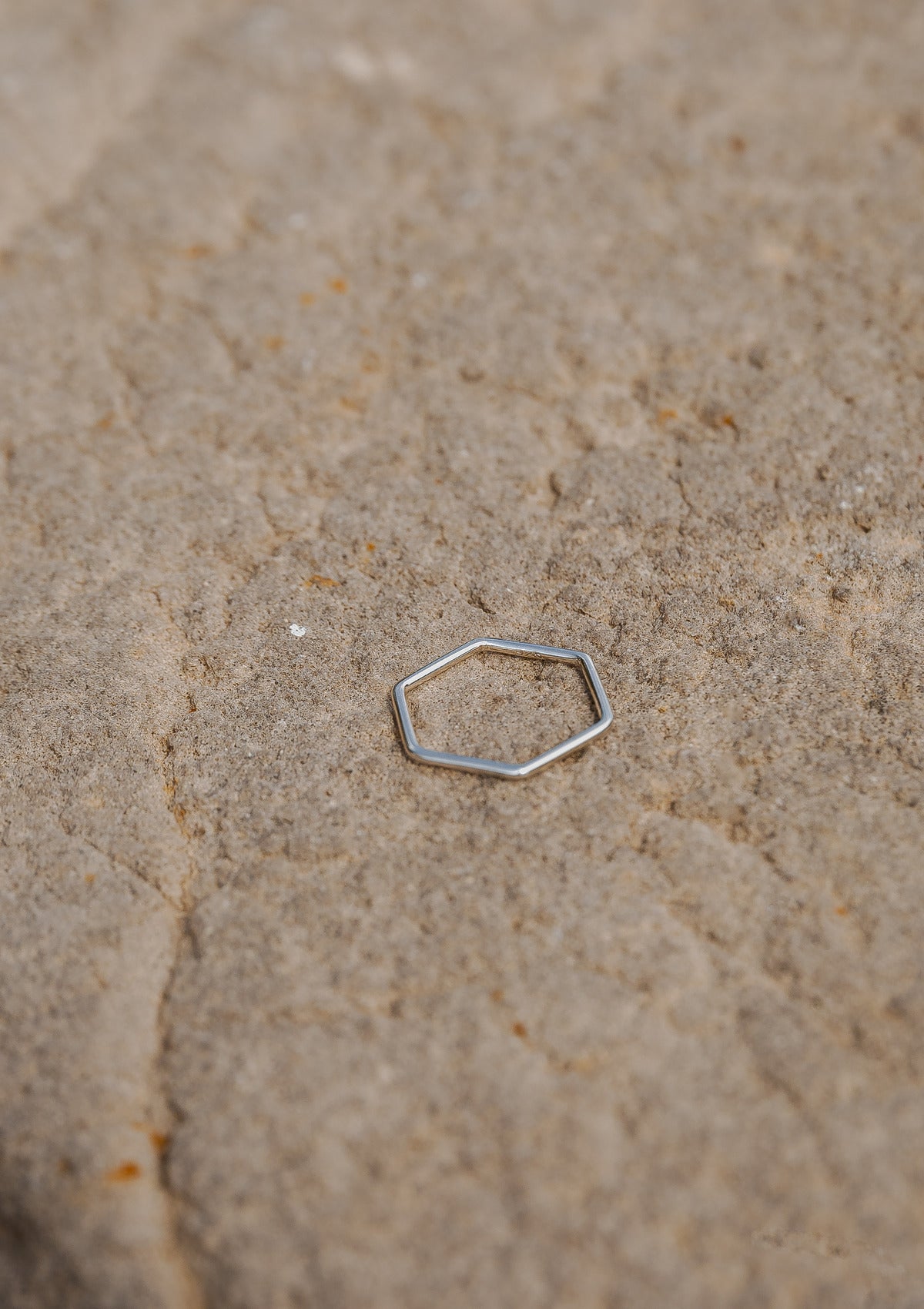 Hexagon ring — на теле