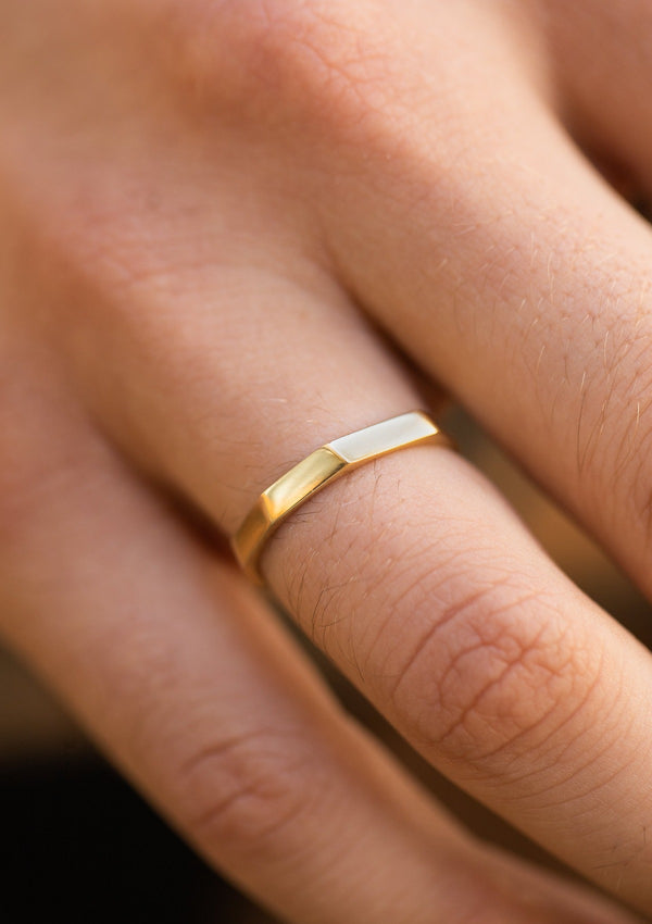 Faceted men's ring in gold