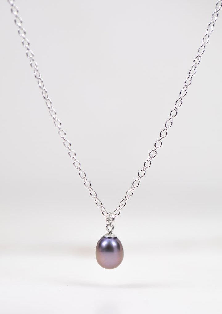 Black pearl necklace by Sofia Kov – view 3