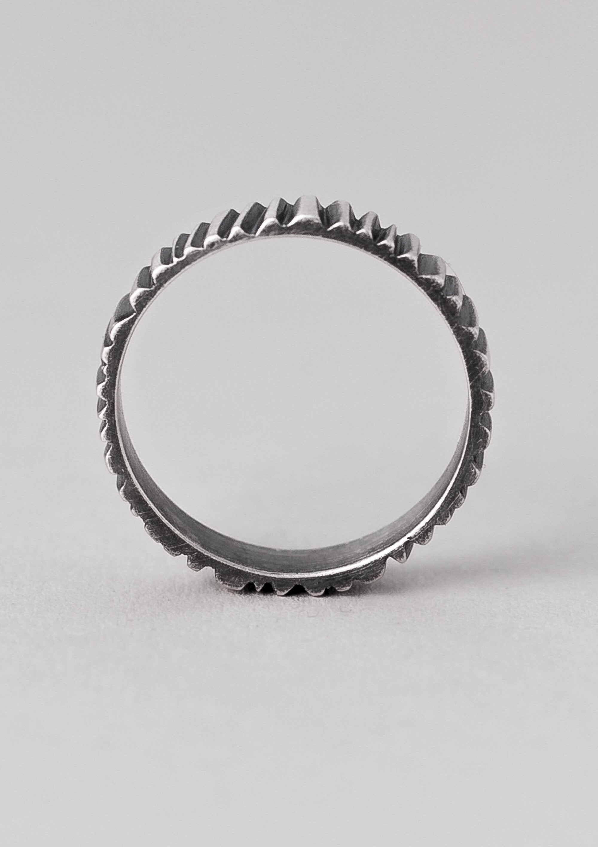 Black tree bark ring by Sofia Kov – view 4