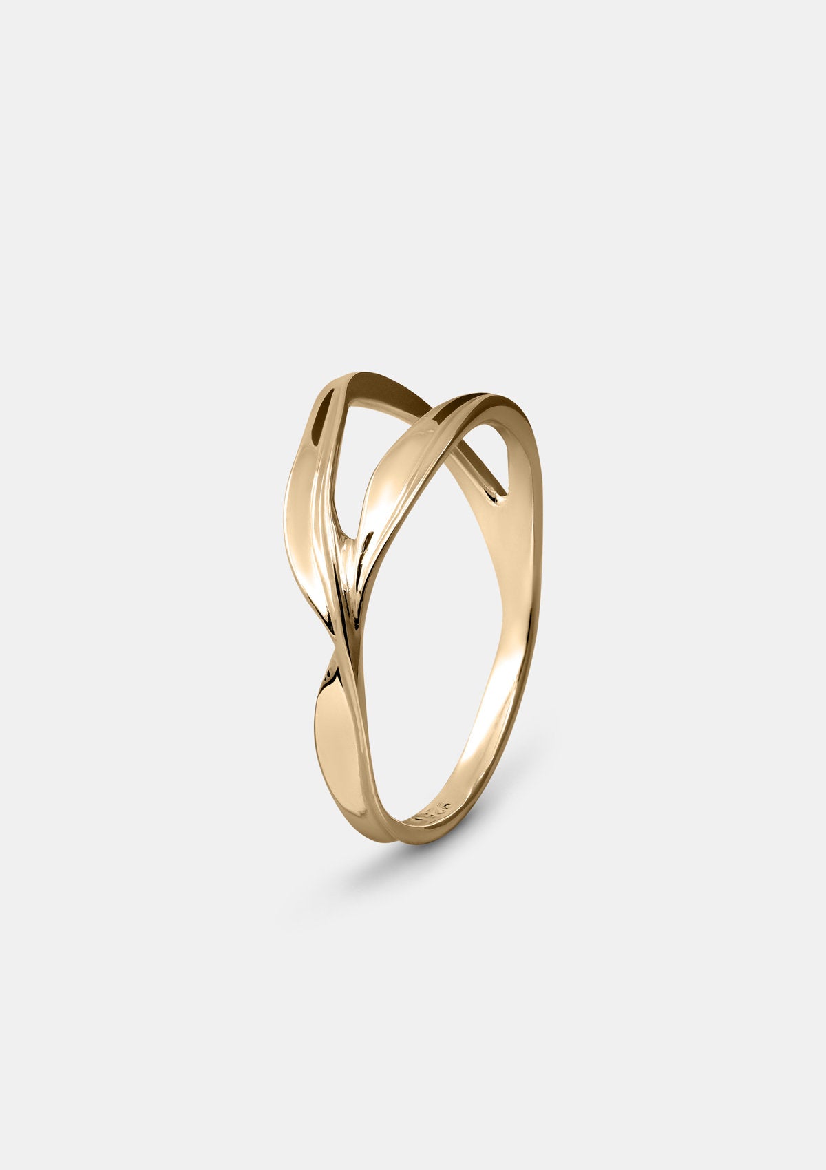 Chloe ring in solid gold