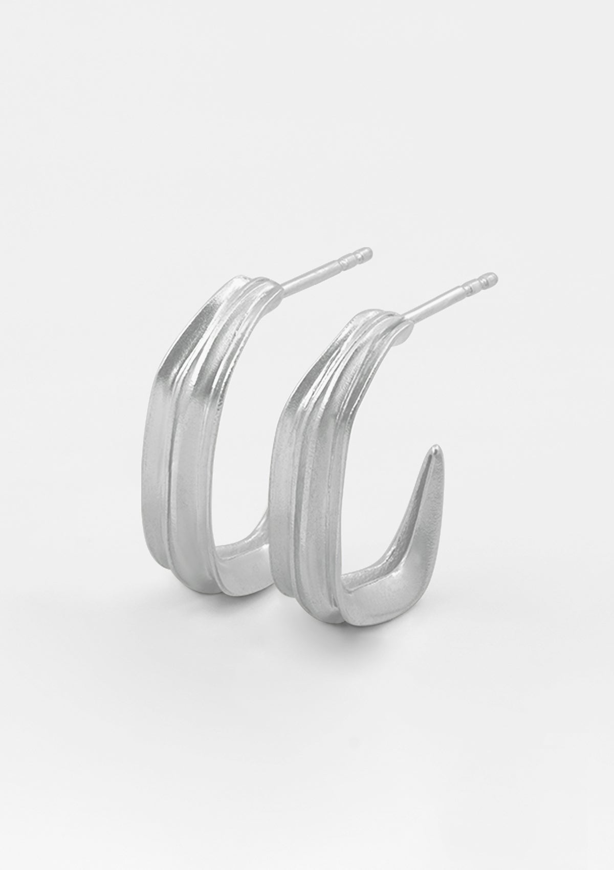 Cloris earrings in sterling silver by Sofia Kov – product view