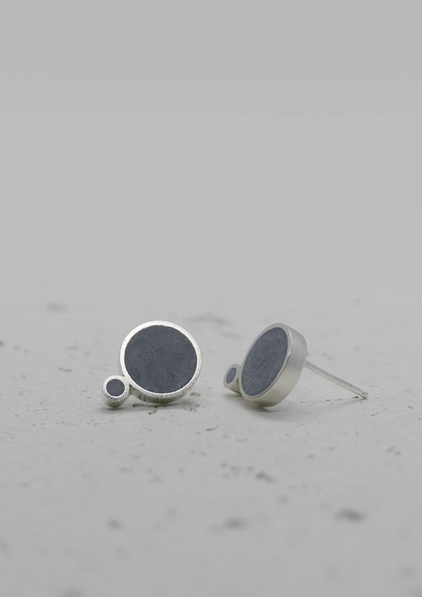 Two dots concrete earrings