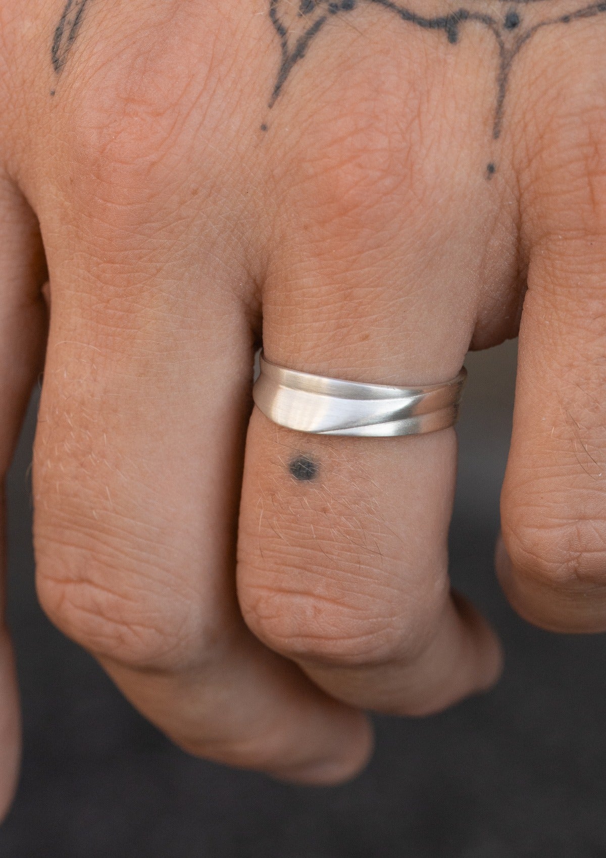 Echo Men’s Ring - Wavy in Silver