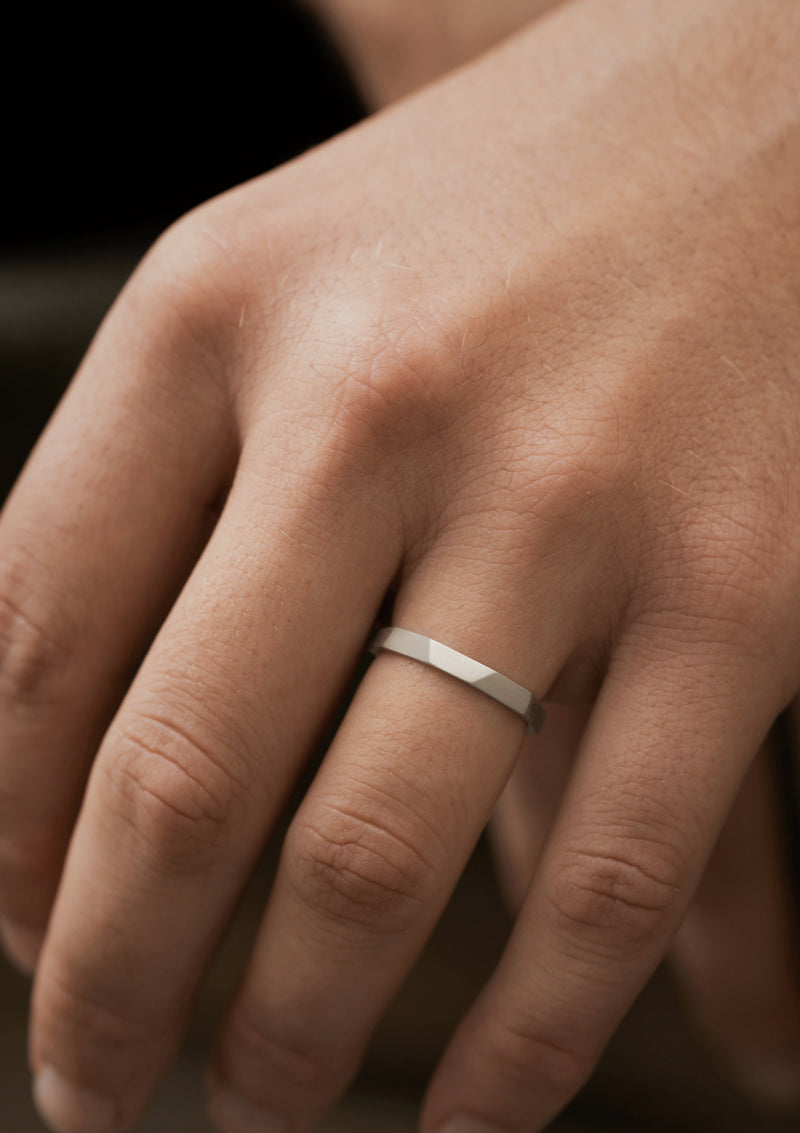 Edge ring in silver