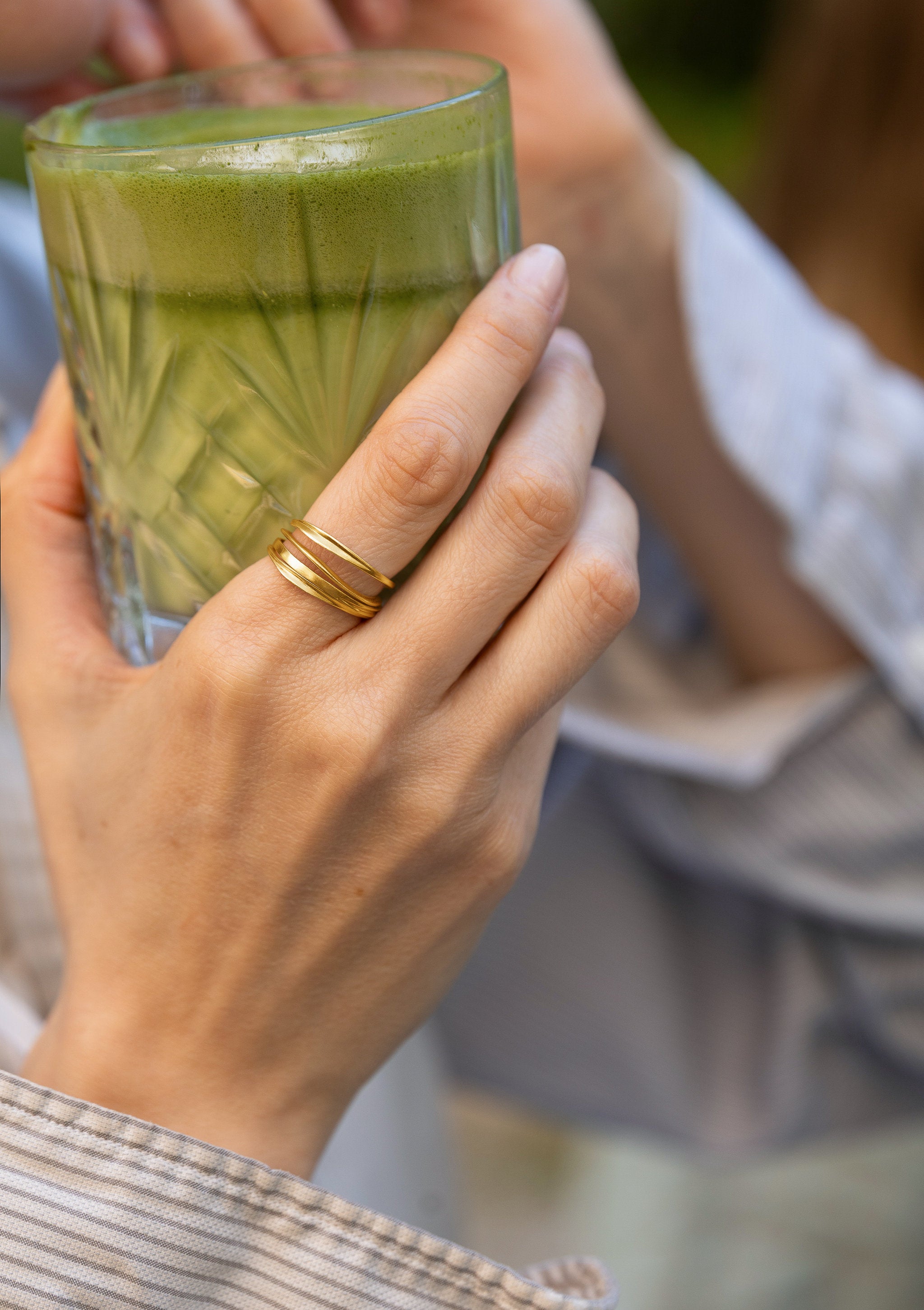 Orea ring set in solid gold