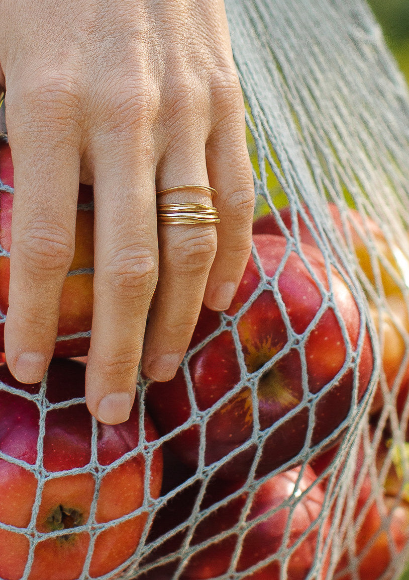 Orea ring set in solid gold