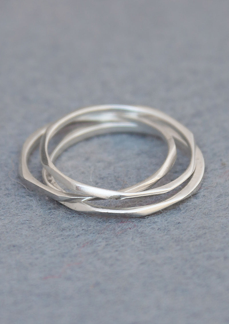 Faceted stacking ring