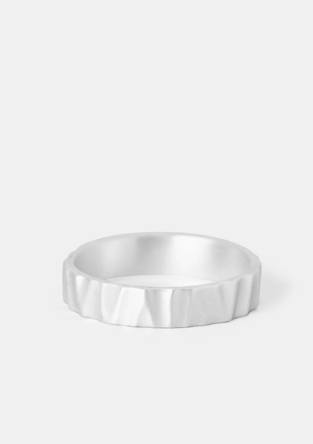 Wave ring in sterling silver by Sofia Kov – product view