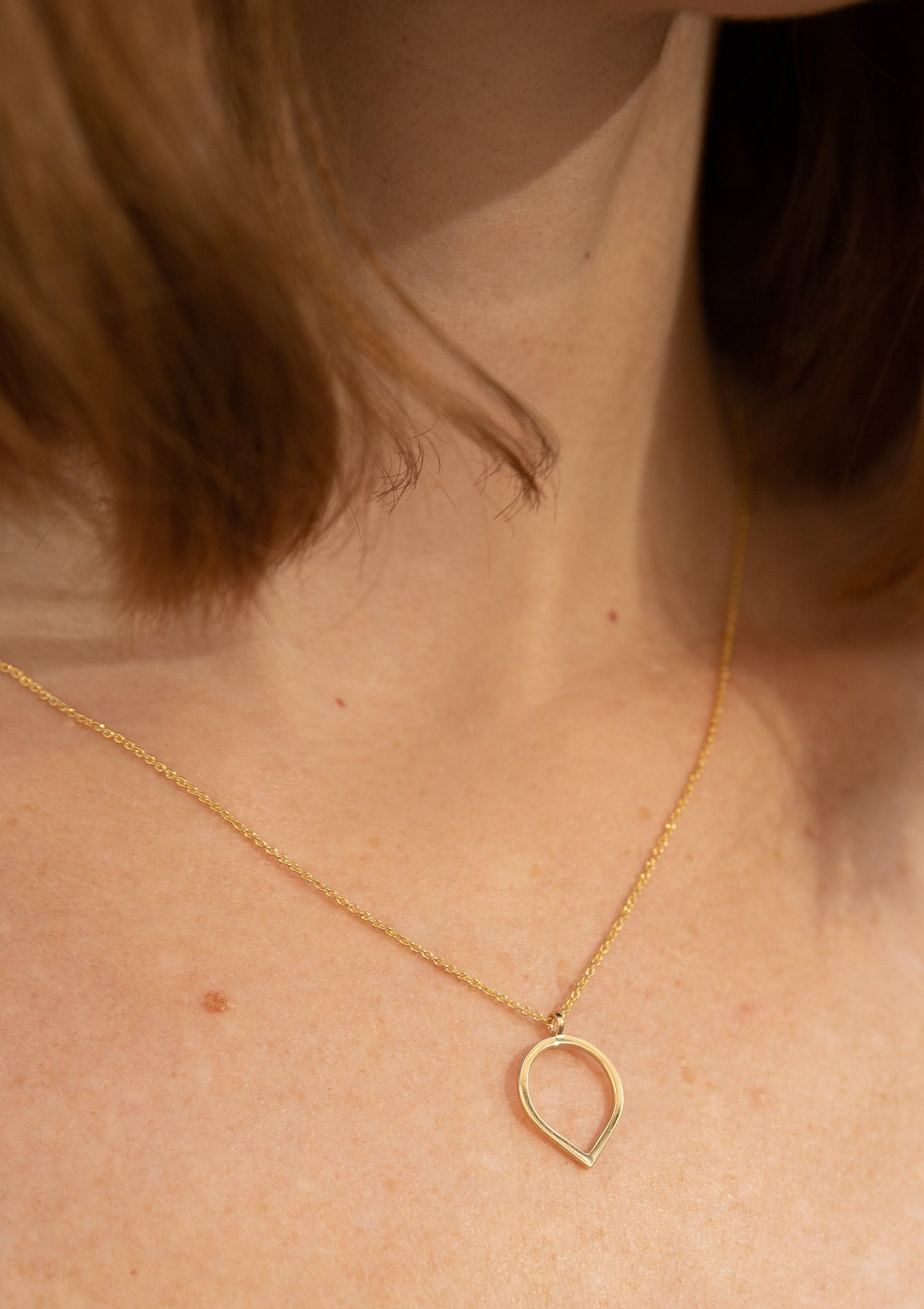 Goldene Tropfenkette