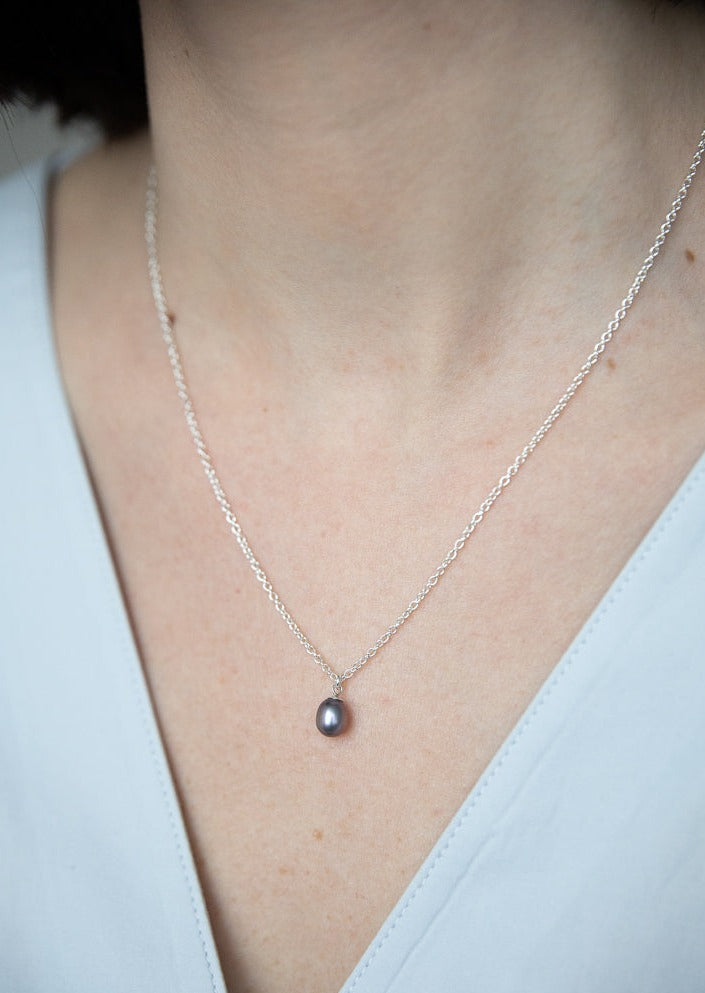 Schwarze Perlenkette