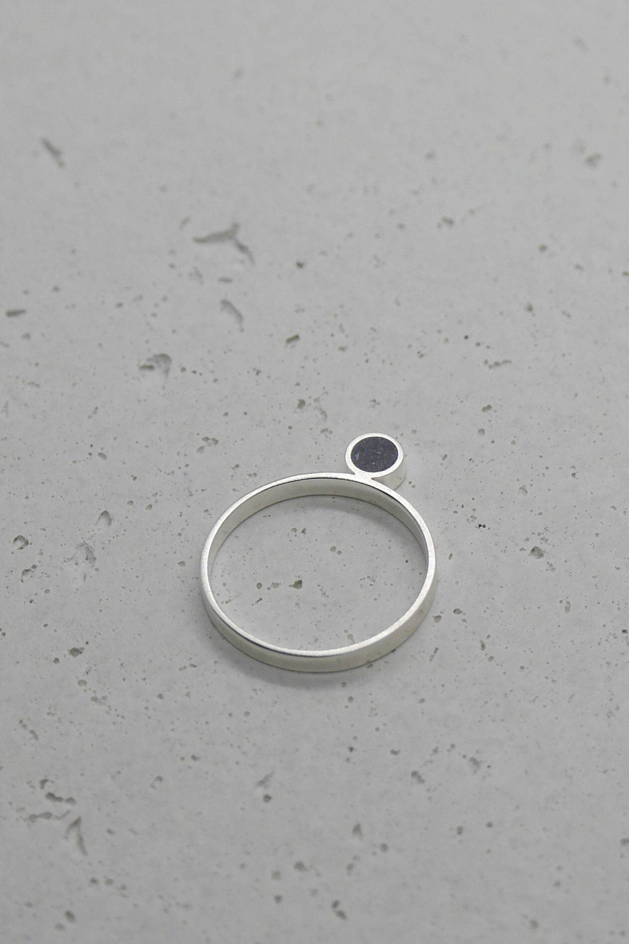 Concrete one circle ring