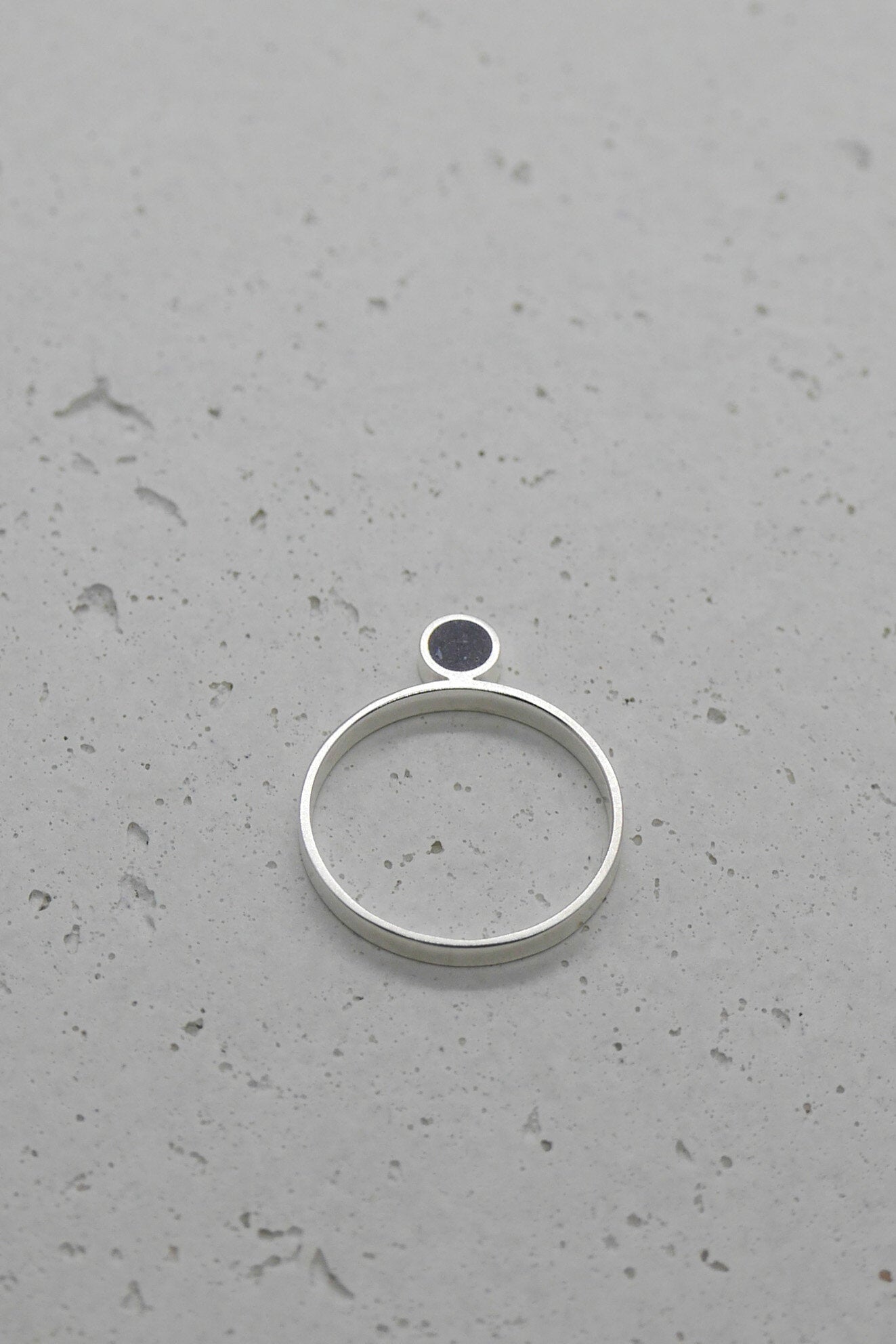 Concrete one circle ring