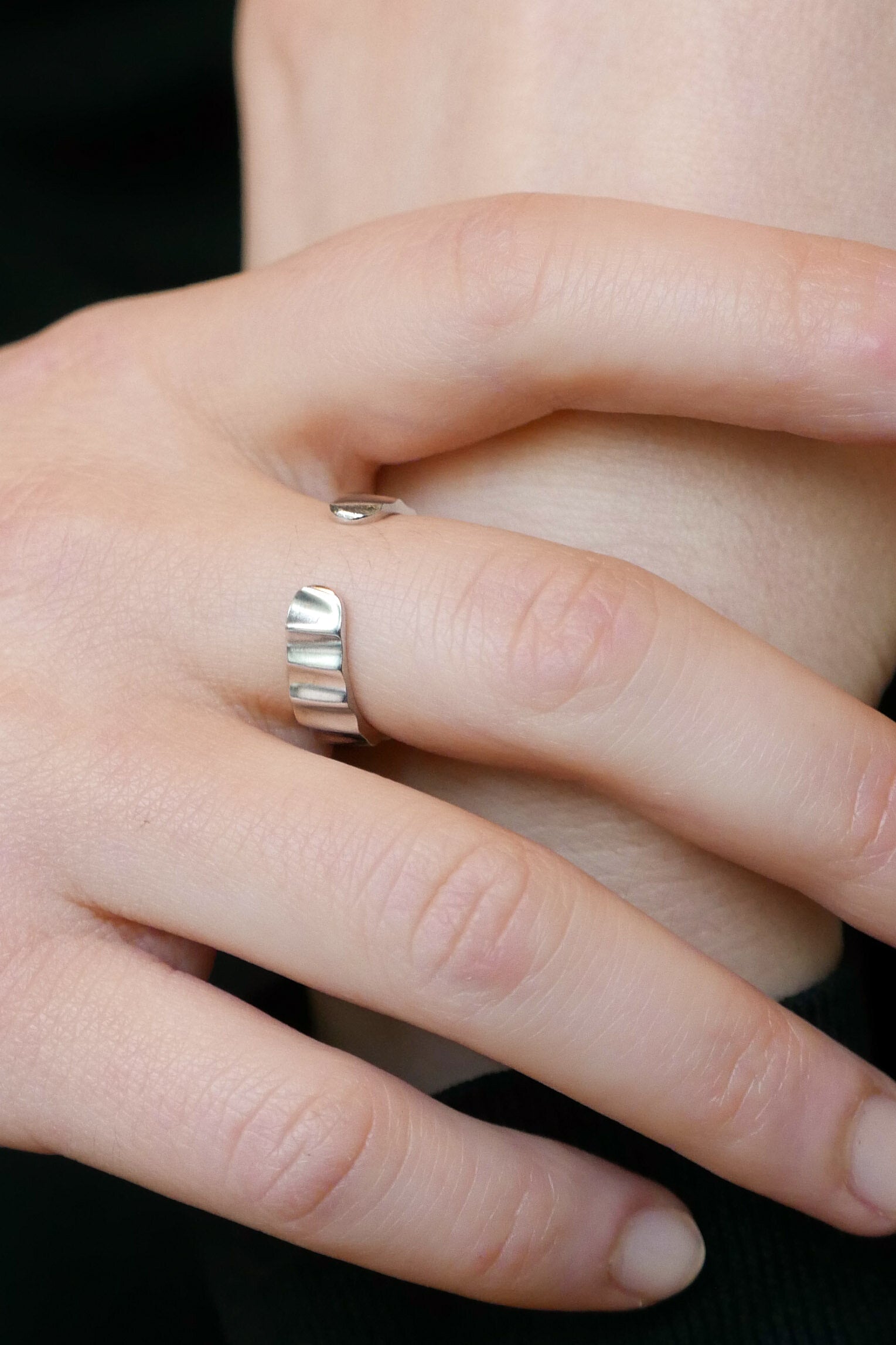 Adjustable wave ring