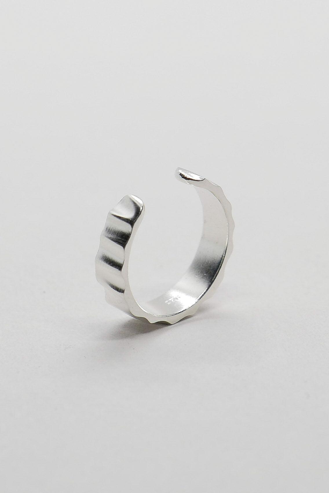Adjustable wave ring