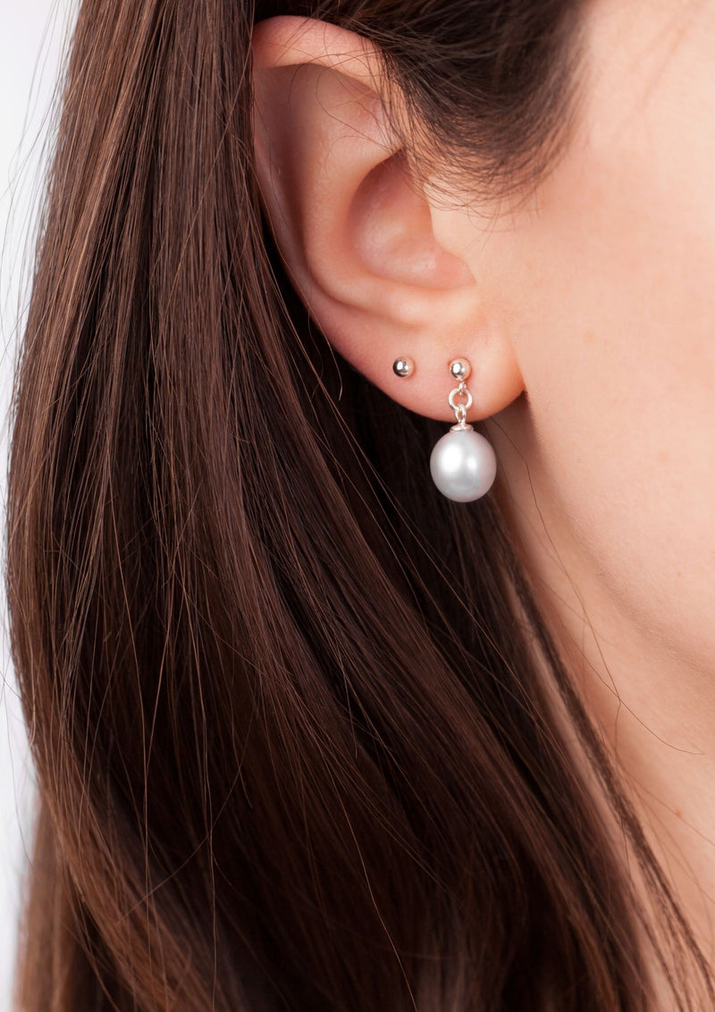 Gray pearl stud earrings