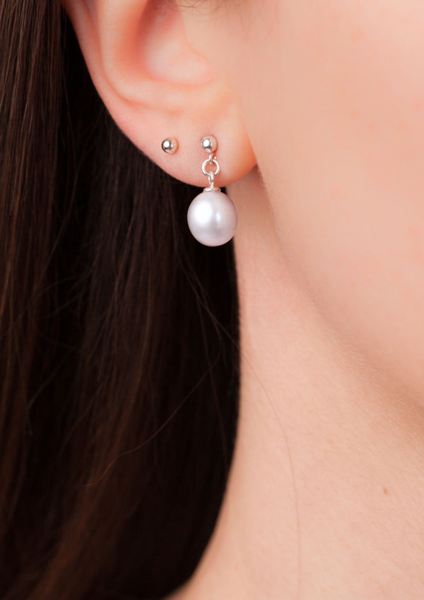 Gray pearl stud earrings