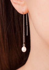 Weiße Perlen-Einfädler-Ohrringe