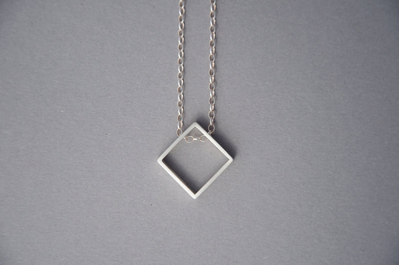 Small rhombus necklace